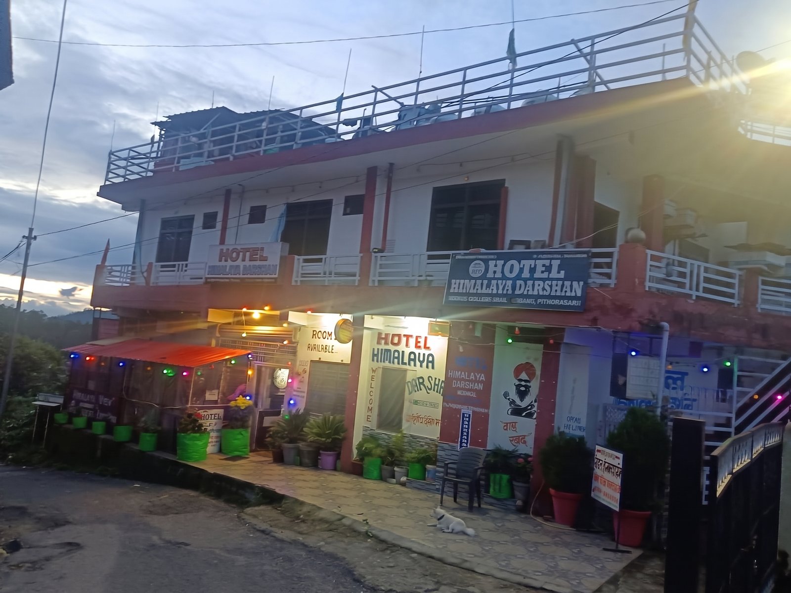 Hotel Himalaya Darshan — surroundings