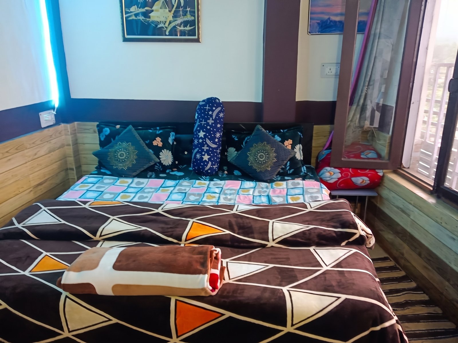 Hotel Himalaya Darshan — rooms